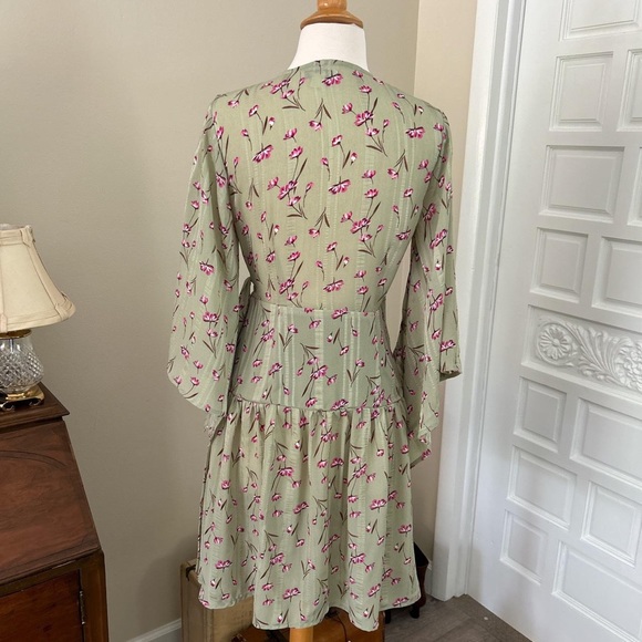 Unique 21 light green and floral print wrap dress with v-neck Size Small / 4 - Picture 7 of 7